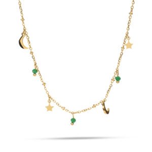 Collar dorado con charms de estrellas, lunas y piedras naturales verdes.
