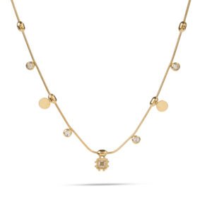 Collar de acero inoxidable dorado con colgante y pequeños dijes
