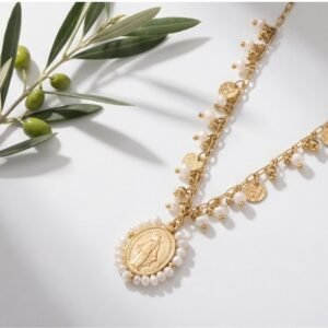 Collar Virgen Milagrosa con perlas y acero inoxidable dorado – COL-011
