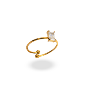 Anillo dorado con piedra cristal cuadrada